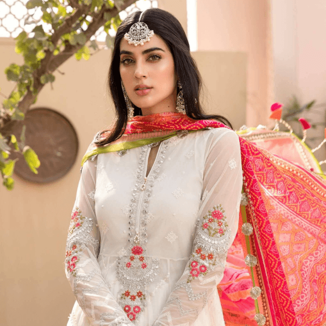 Maria.B Lawn

Unstitched 3 Piece Embroidered Suit D-08