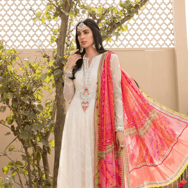 Maria.B Lawn

Unstitched 3 Piece Embroidered Suit D-08